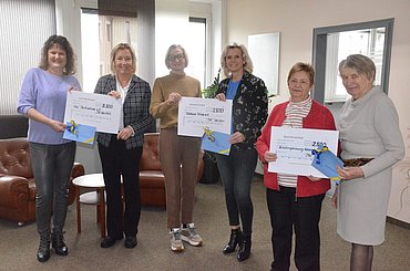 Der Inner Wheel Club überreicht drei Spenden im Gesamtwert von 7.500 Euro an Einrichtungen in der Region