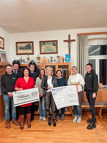 Die Dorfgemeinschaft Burkhardsrieth unterstützt die Beratungsstelle mit 1.000,- €